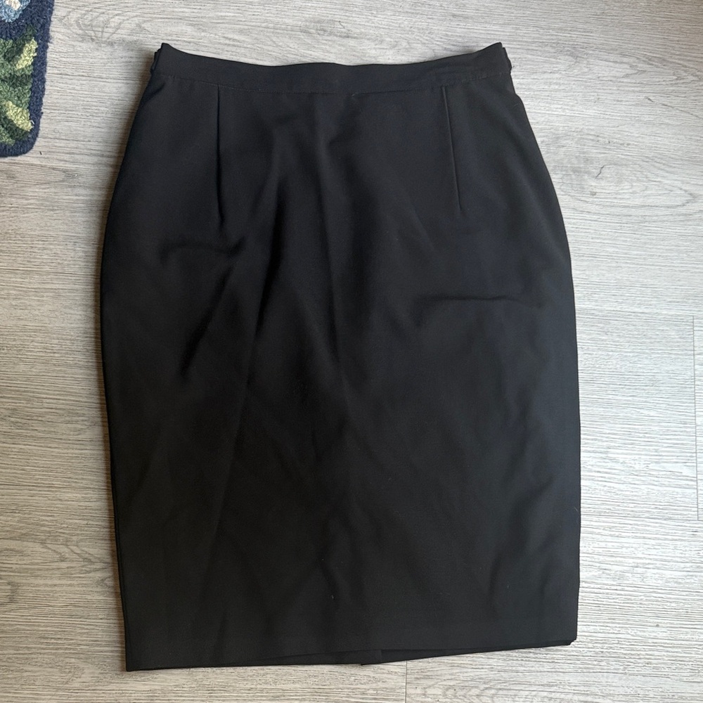 Elegant Black Pencil Skirt